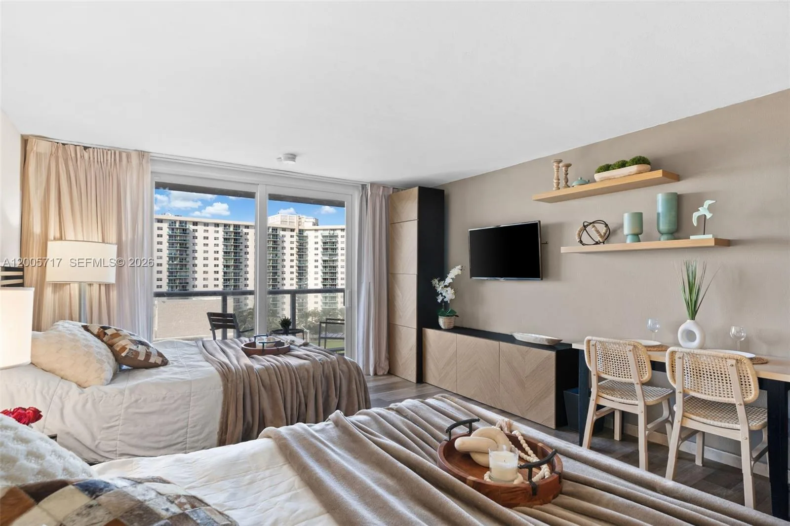 19201 Collins Ave # 736, Sunny Isles Beach, FL 33160 photo 2