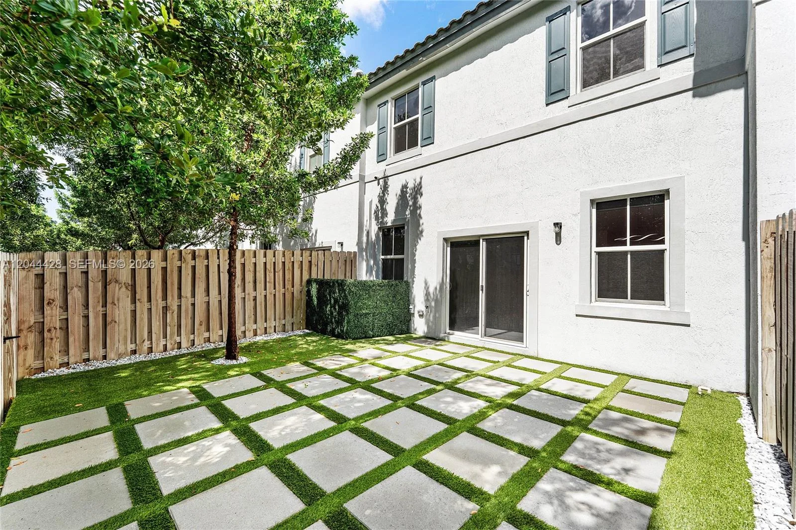 4669 NW 118th Ave, Coral Springs, FL 33076