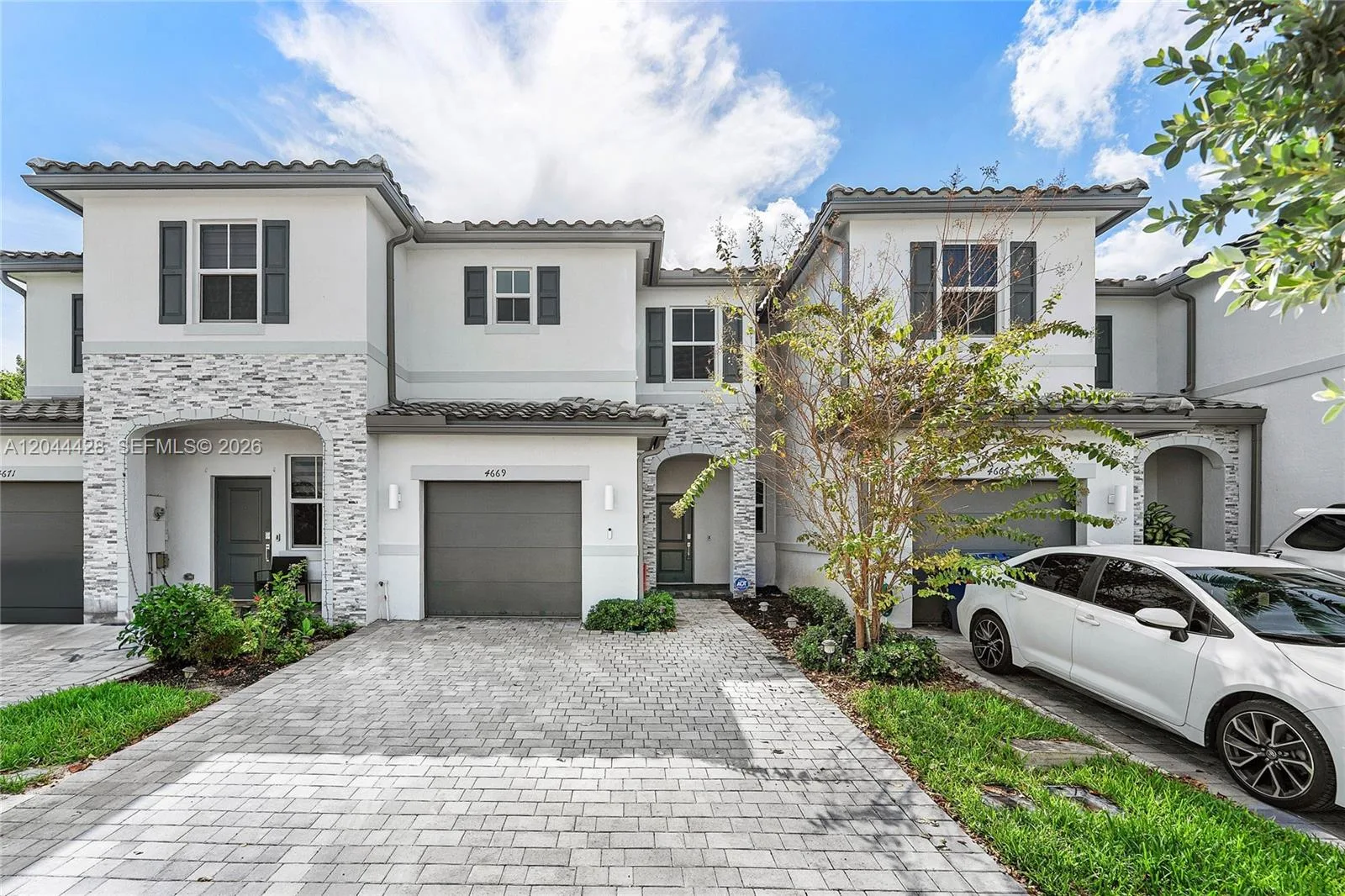 4669 NW 118th Ave, Coral Springs, FL 33076 photo 2