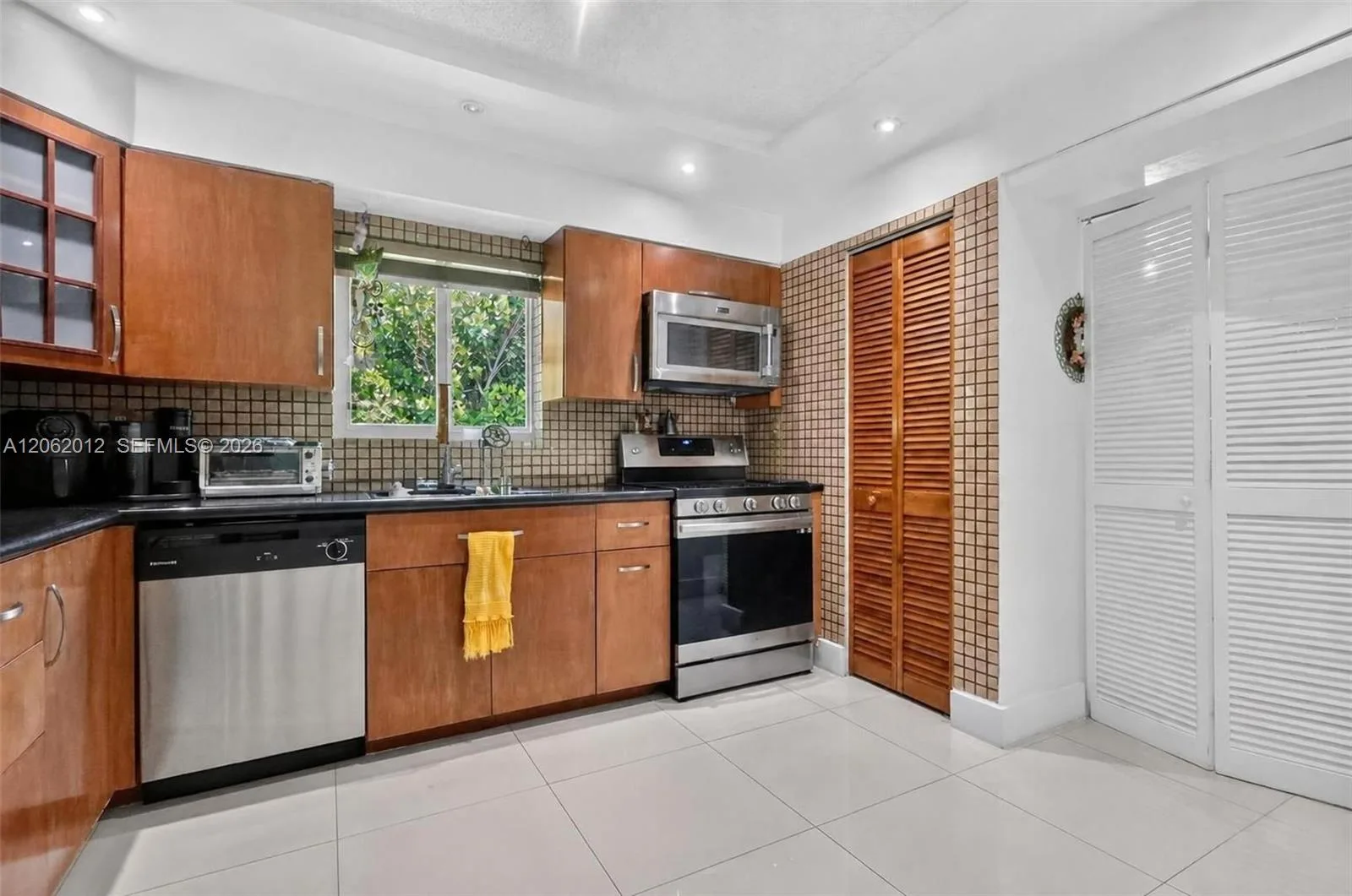 17200 NE 15th Ave, North Miami Beach, FL 33162 photo 13