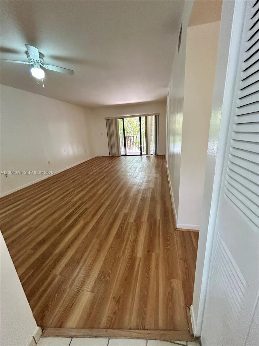 210 W Park Dr # 201-2, Miami, FL 33172 photo 4