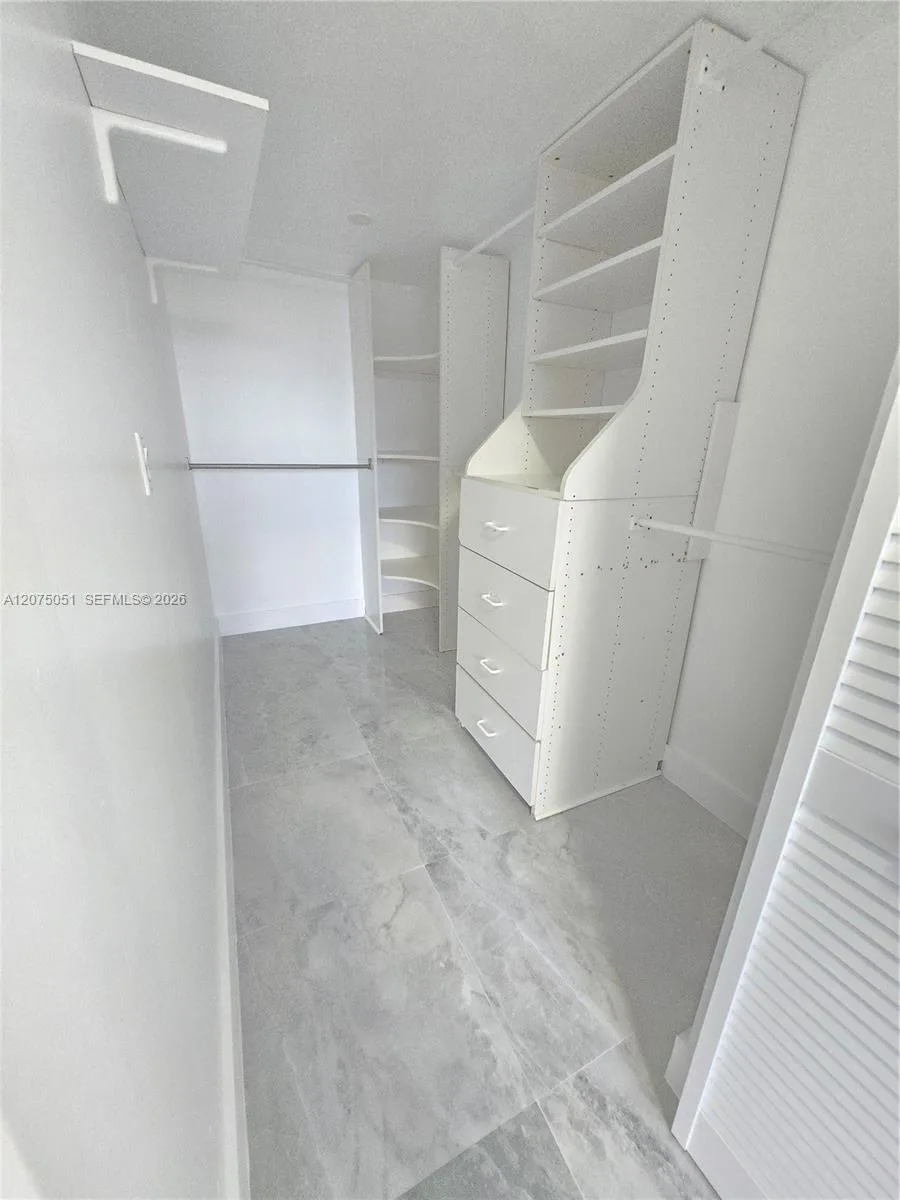 6746 NW 188th Ter, Hialeah, FL 33015 photo 10