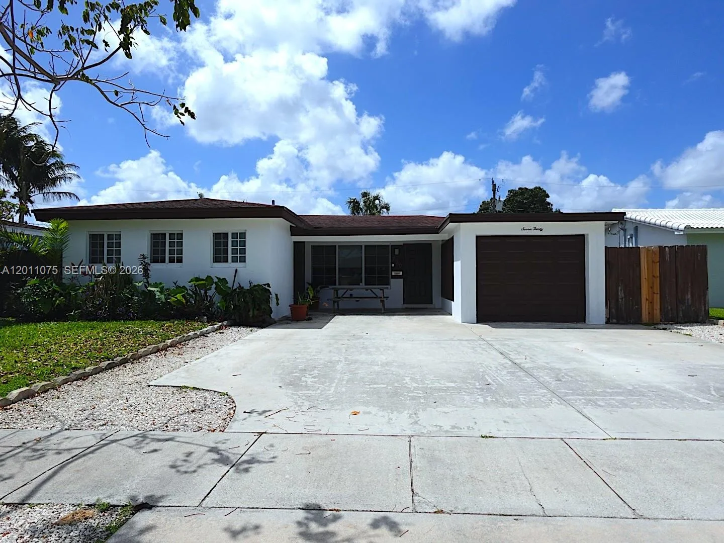 730 N 73rd Ave, Hollywood, FL 33024