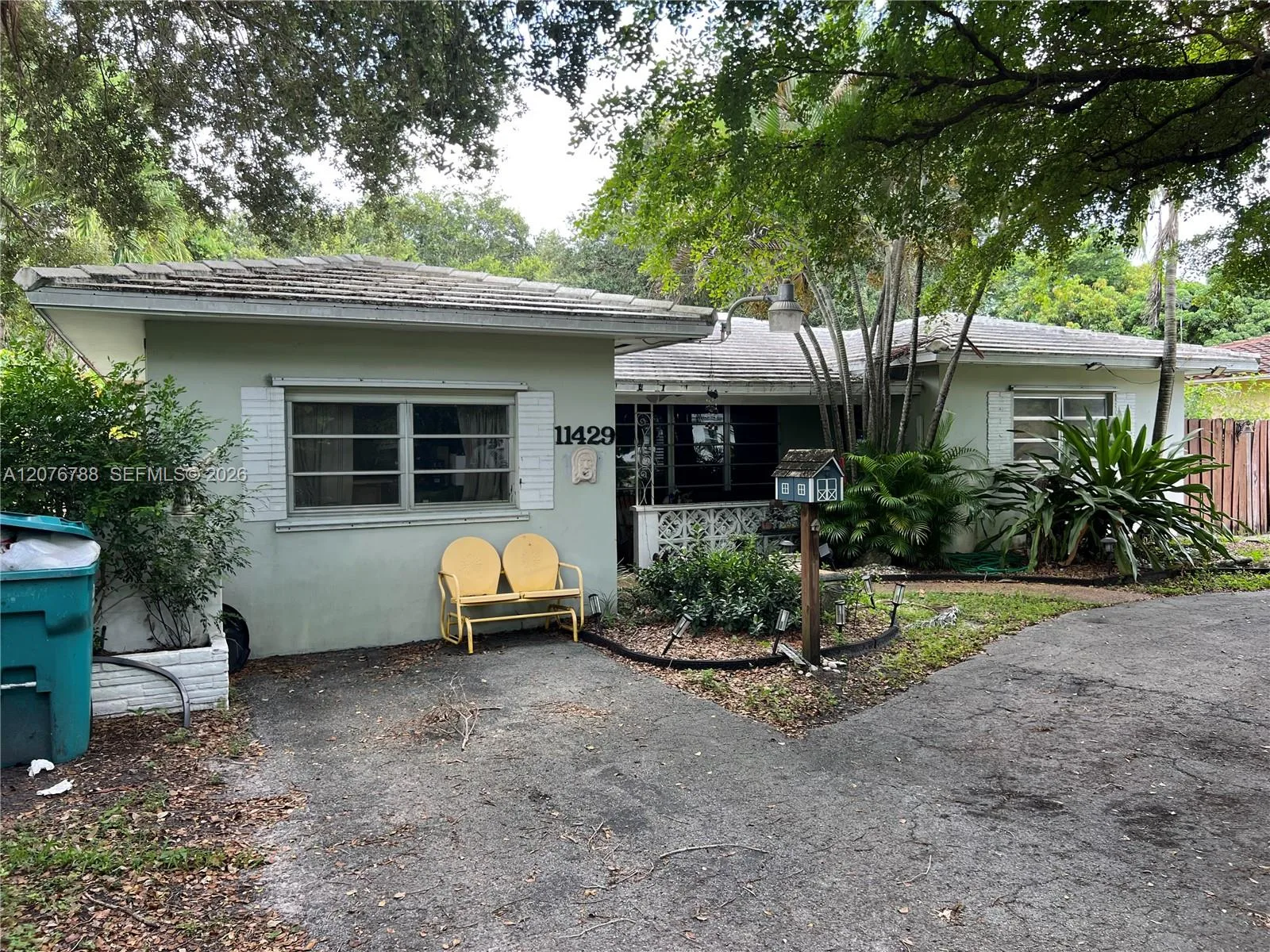 11429 NE 11th Pl, Biscayne Park, FL 33161 photo 2