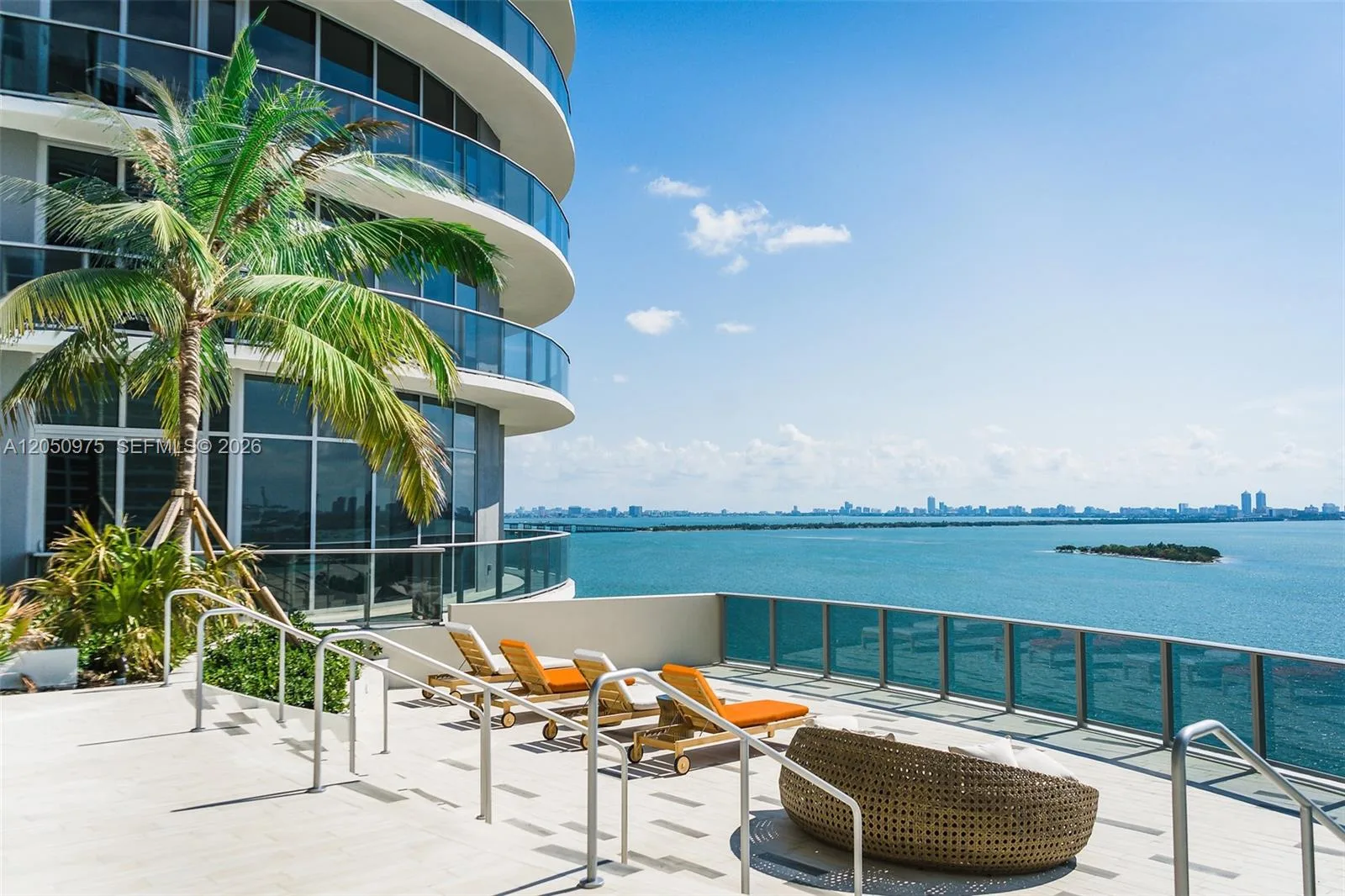 488 NE 18th St # 2002, Miami, FL 33132