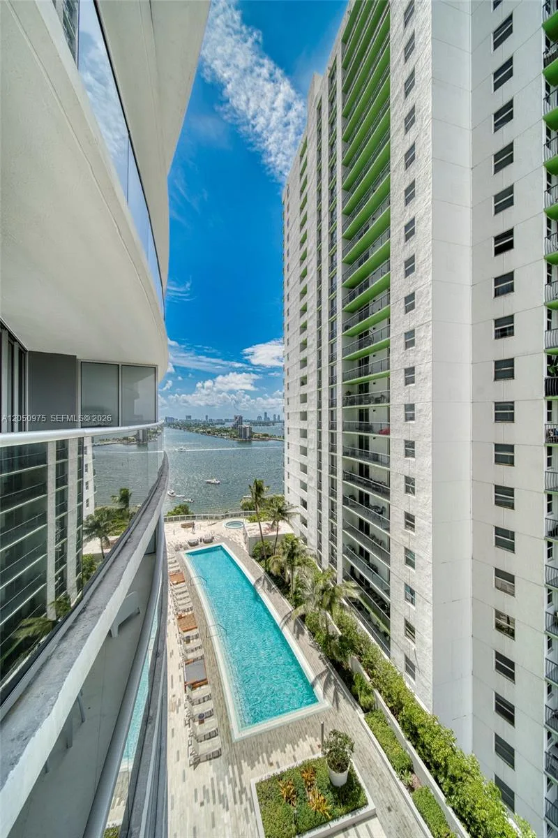 488 NE 18th St # 2002, Miami, FL 33132 photo 2