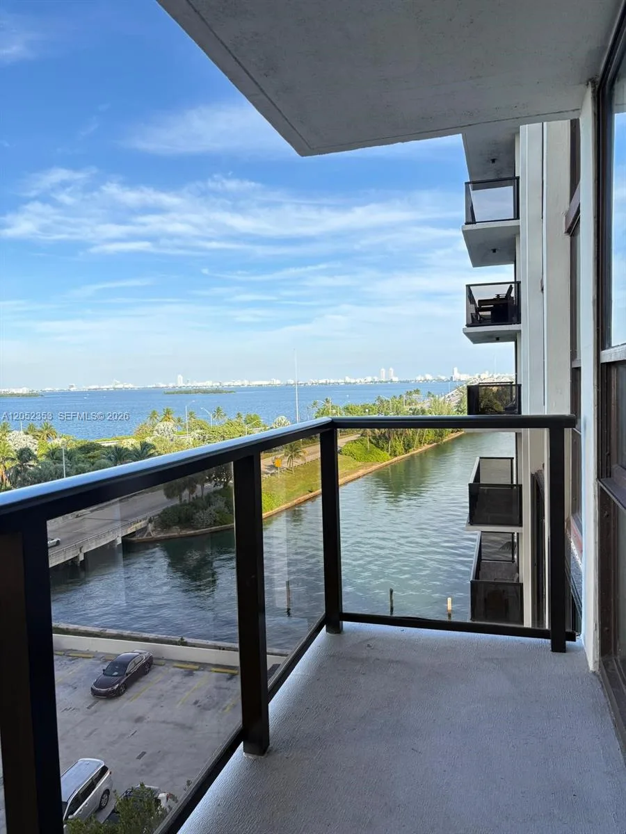 600 NE 36th St # 714, Miami, FL 33137