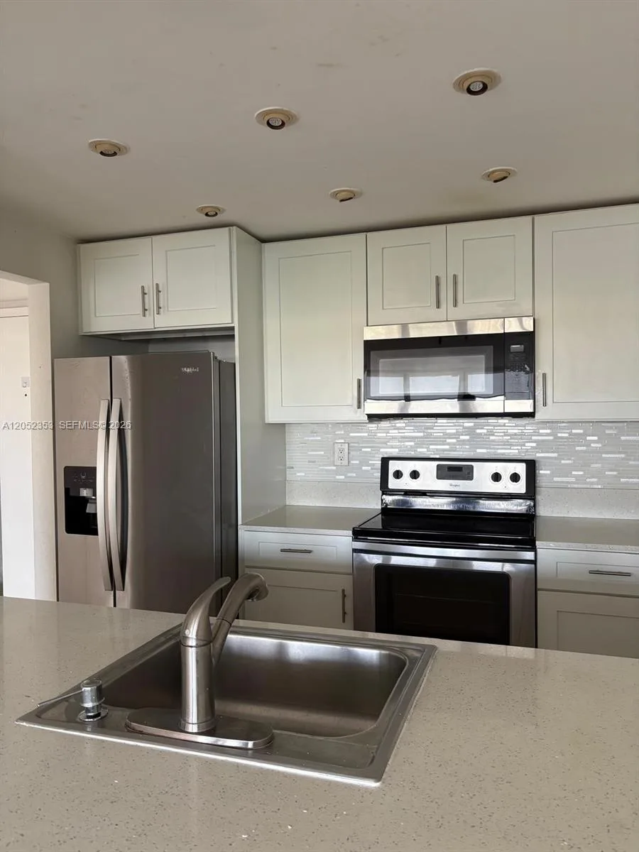 600 NE 36th St # 714, Miami, FL 33137 photo 4