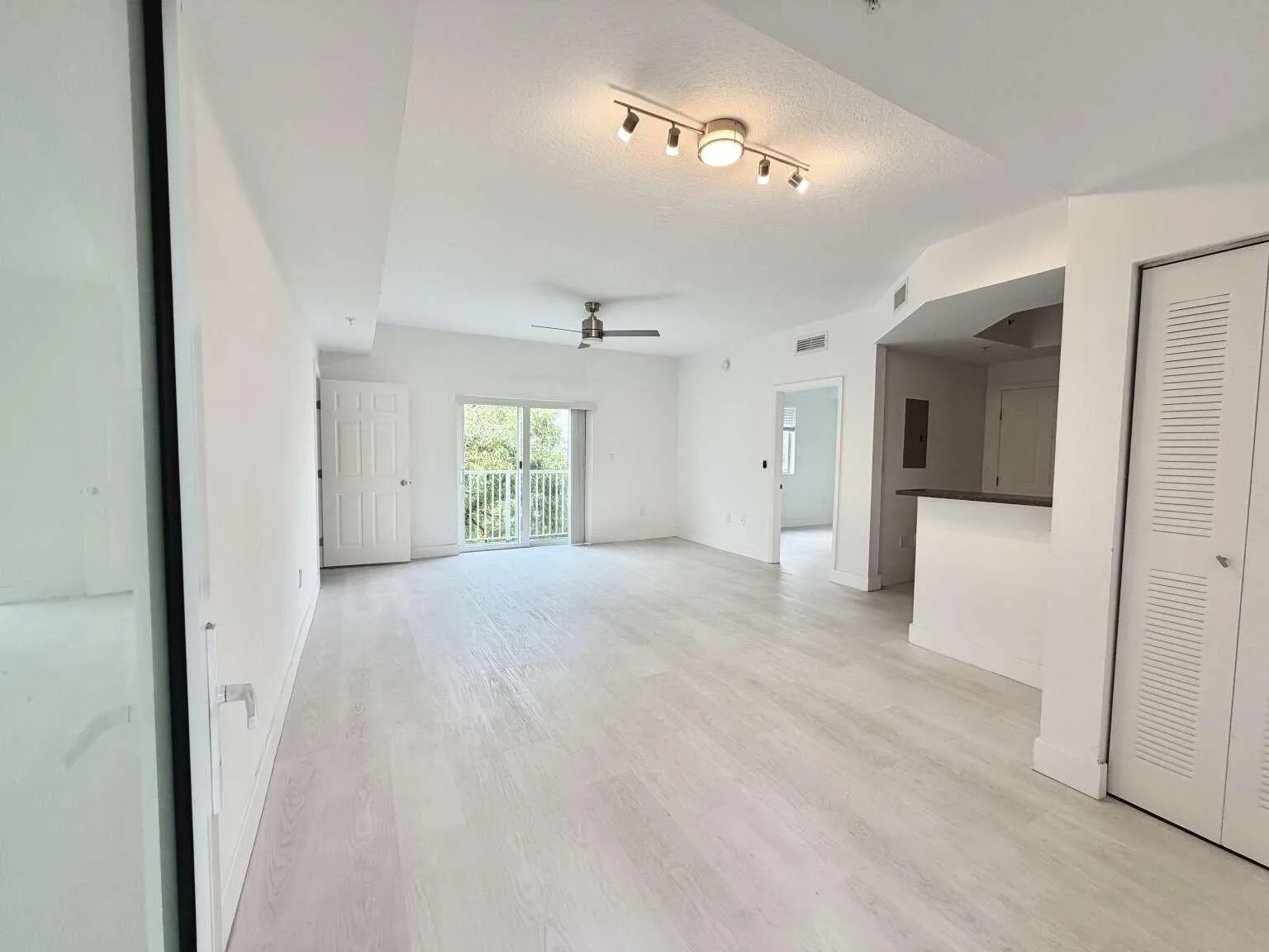 7516 NE 1 Avenue # 302, Miami, FL 33138 photo 2