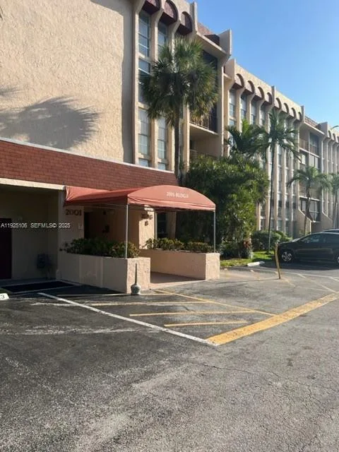 2001 Atlantic Shores Blvd # 105, Hallandale Beach, FL 33009