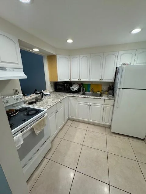 2001 Atlantic Shores Blvd # 105, Hallandale Beach, FL 33009 photo 7