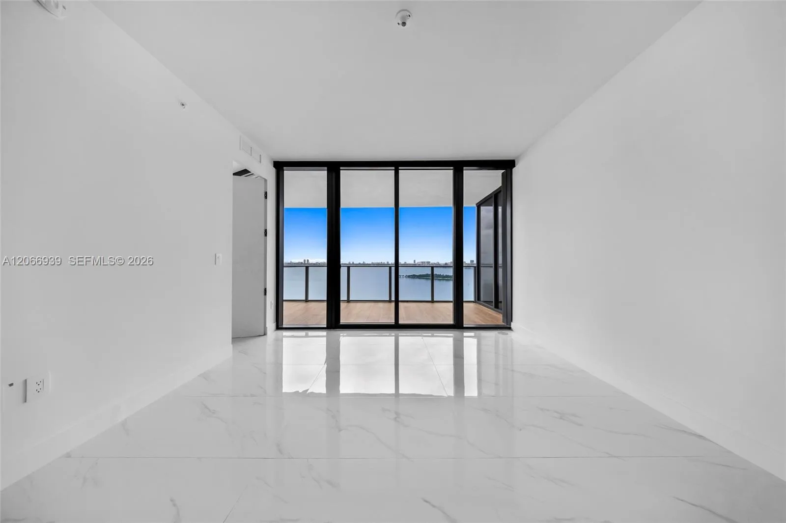 700 NE 24th St # 1706, Miami, FL 33137 photo 4