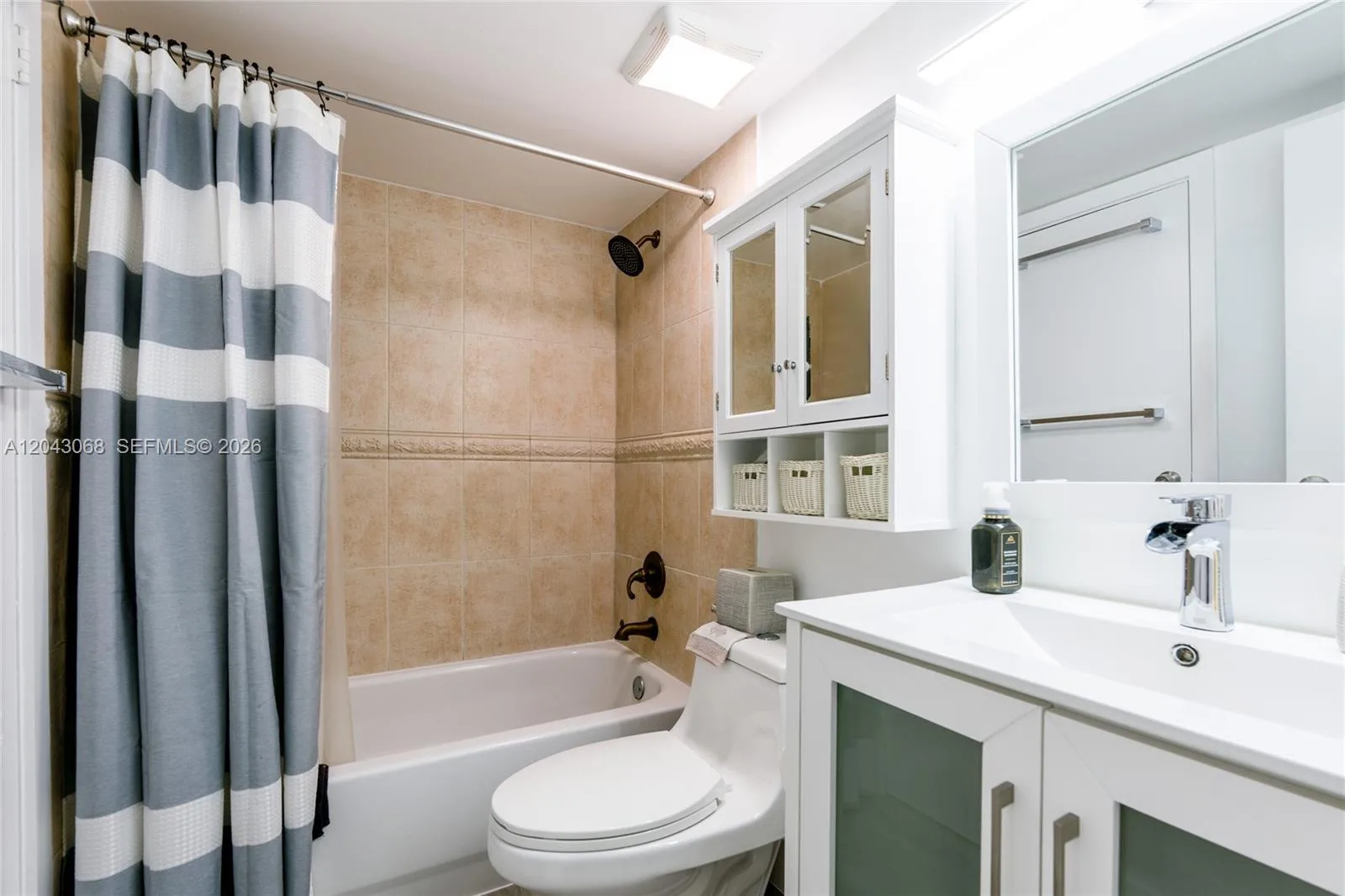 10501 SW 108th Ave # 209, Miami, FL 33176 photo 13