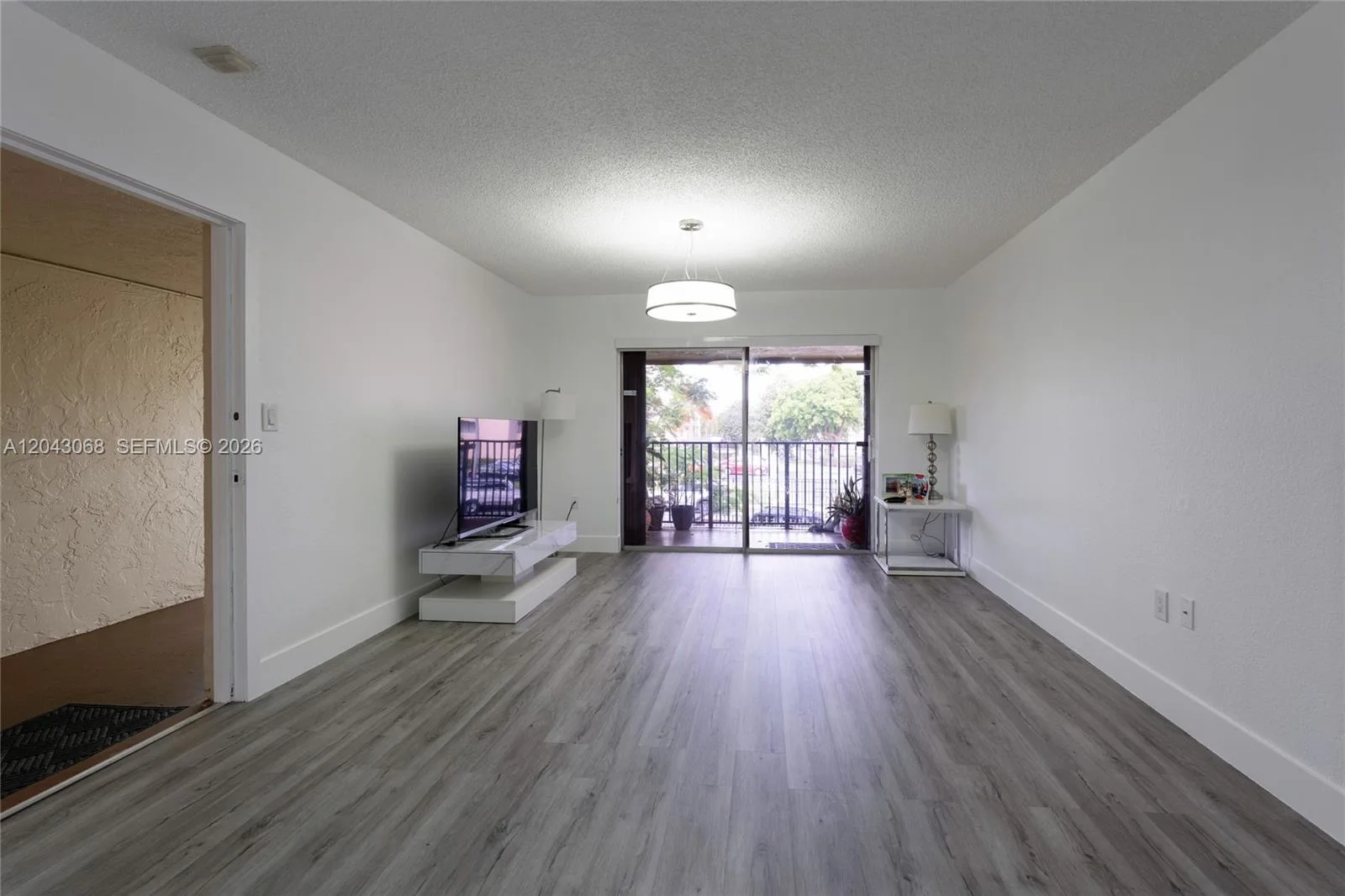 10501 SW 108th Ave # 209, Miami, FL 33176 photo 2