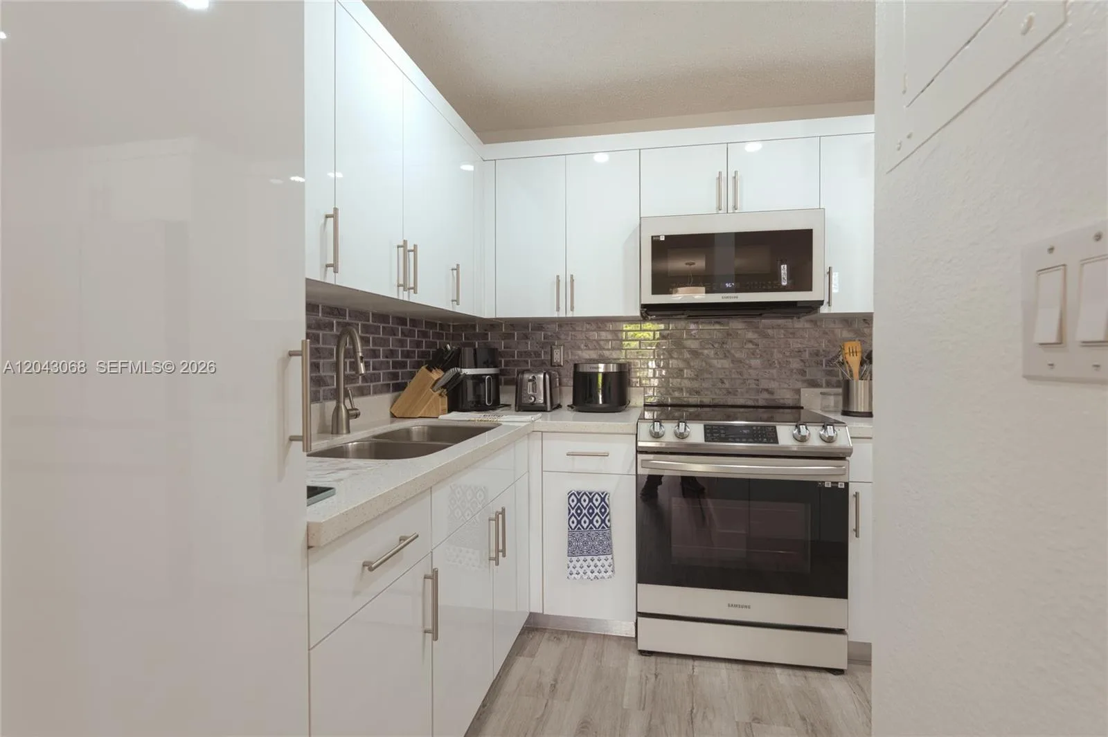 10501 SW 108th Ave # 209, Miami, FL 33176 photo 6