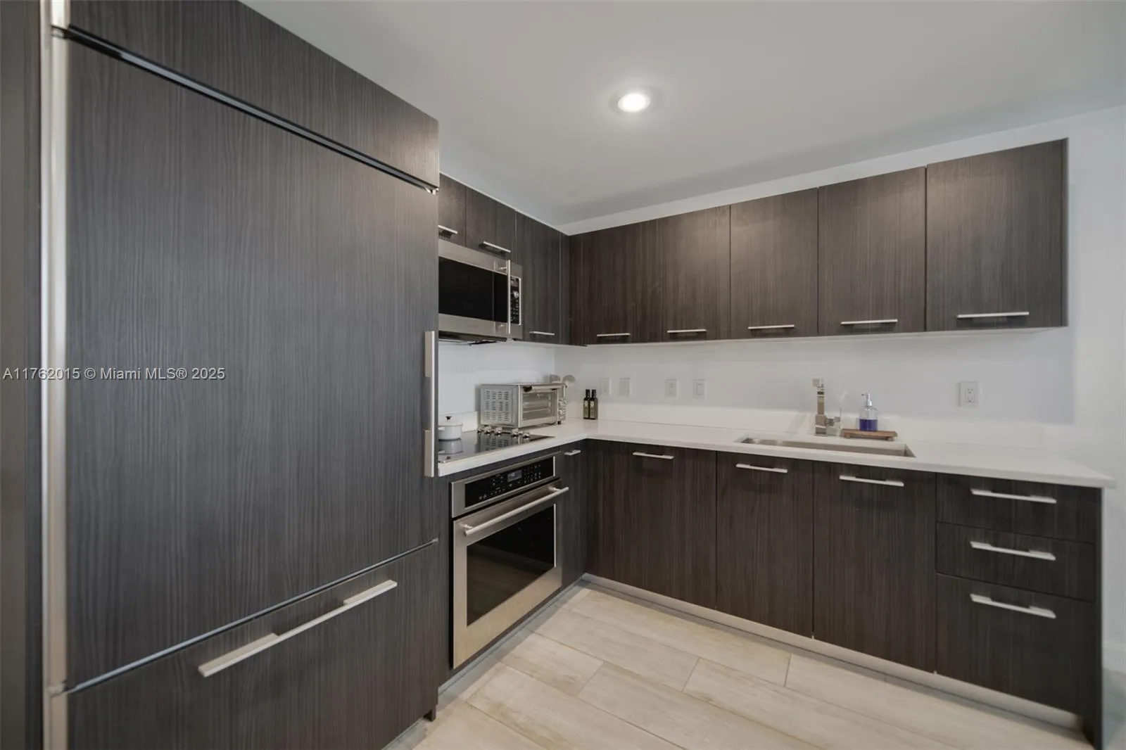 45 SW 9th St # 1107, Miami, FL 33130 photo 11