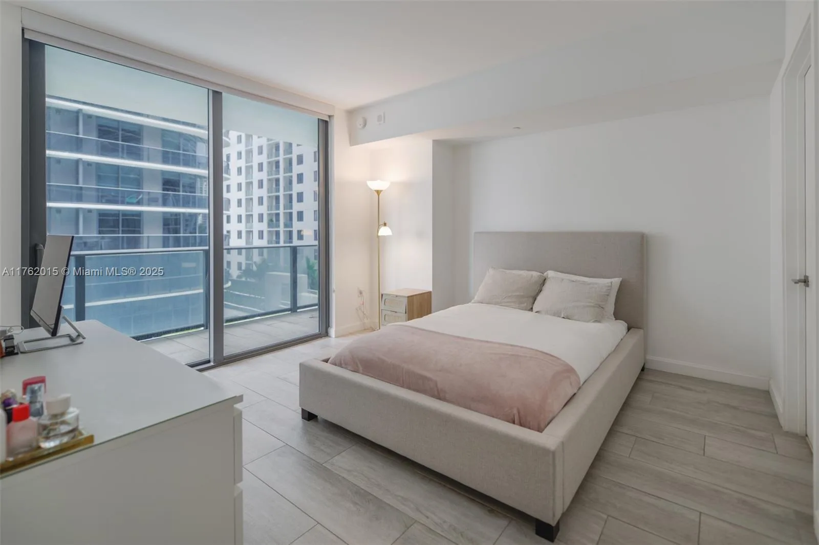 45 SW 9th St # 1107, Miami, FL 33130 photo 13