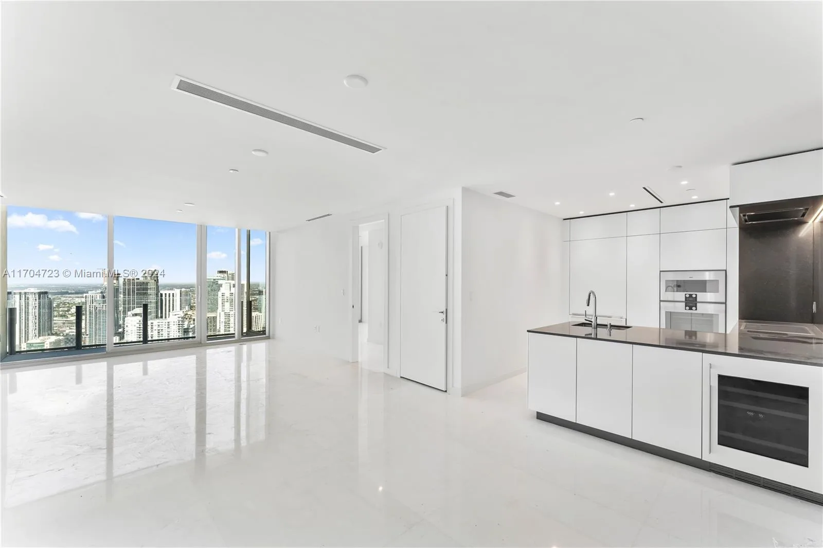 300 Biscayne Blvd Way # 5209, Miami, FL 33131