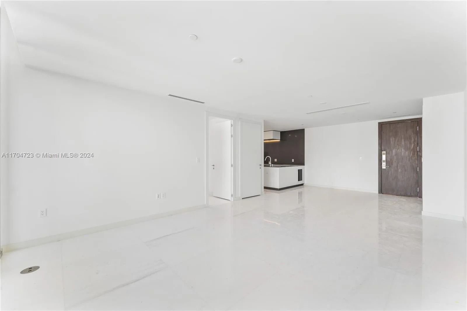 300 Biscayne Blvd Way # 5209, Miami, FL 33131 photo 6