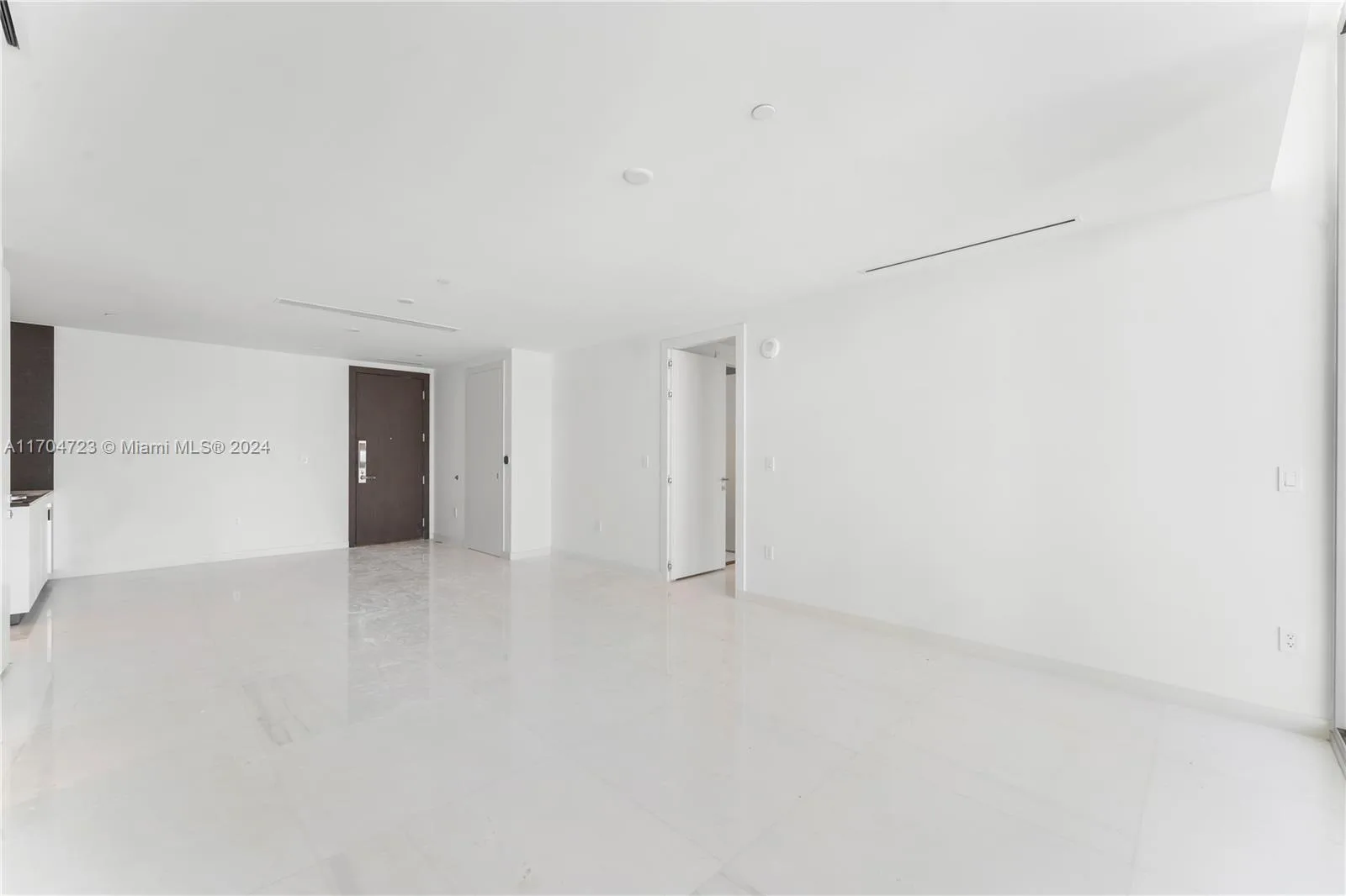 300 Biscayne Blvd Way # 5209, Miami, FL 33131 photo 7
