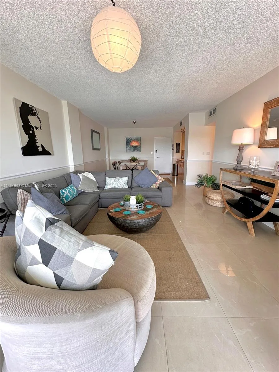 300 Bayview Dr # 610, Sunny Isles Beach, FL 33160 photo 7