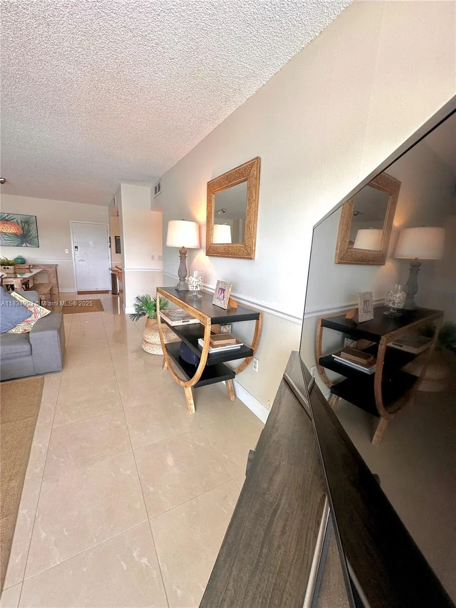 300 Bayview Dr # 610, Sunny Isles Beach, FL 33160 photo 8