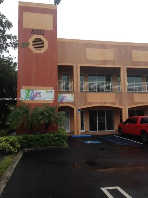 5911 NW 173rd Dr, Hialeah, FL 33015