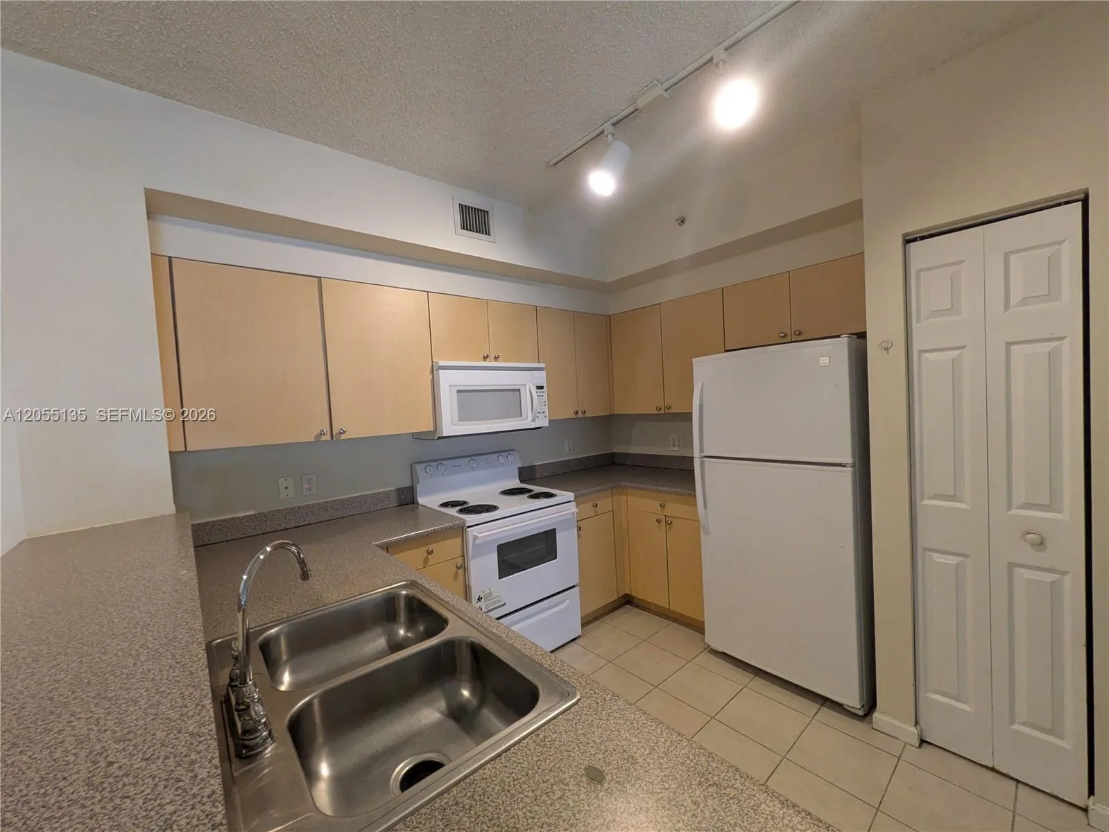 8060 N Nob Hill Rd # 101, Tamarac, FL 33321 photo 4