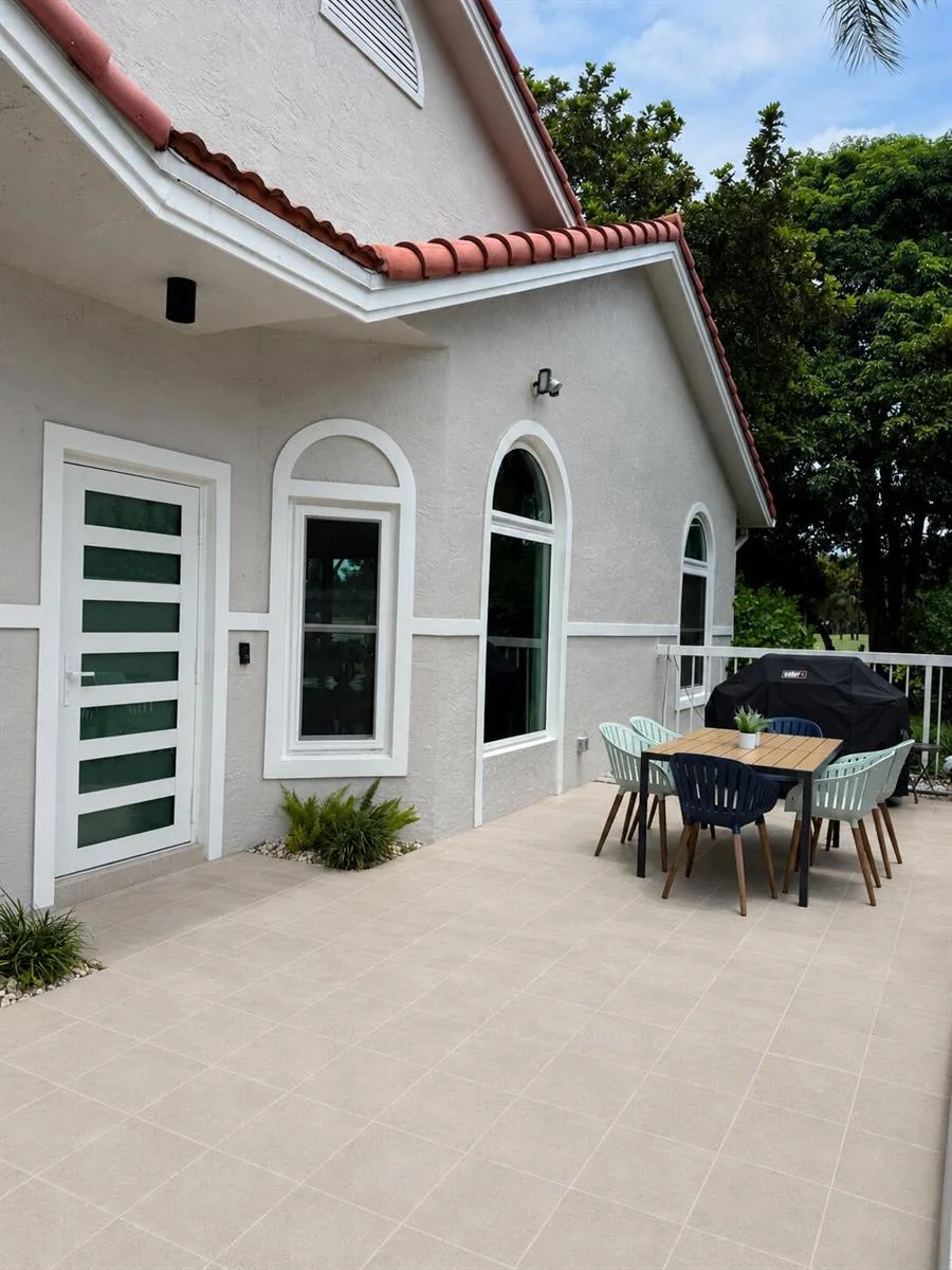 4103 Carriage Drive # H4, Pompano Beach, FL 33069