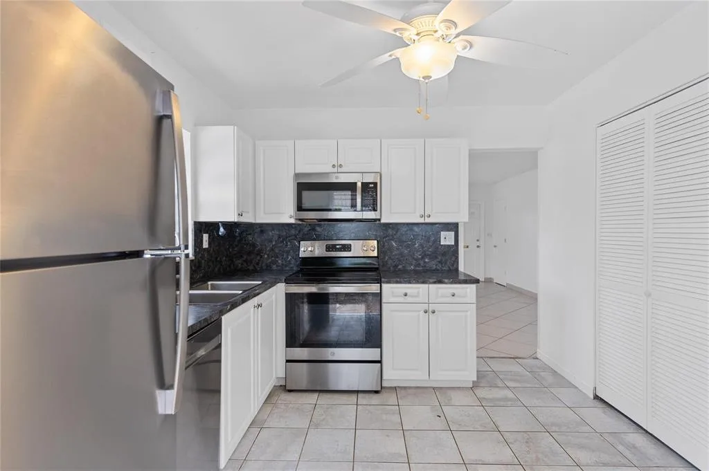 242 Neptune Avenue, Lauderdale By The Sea, FL 33308 photo 4