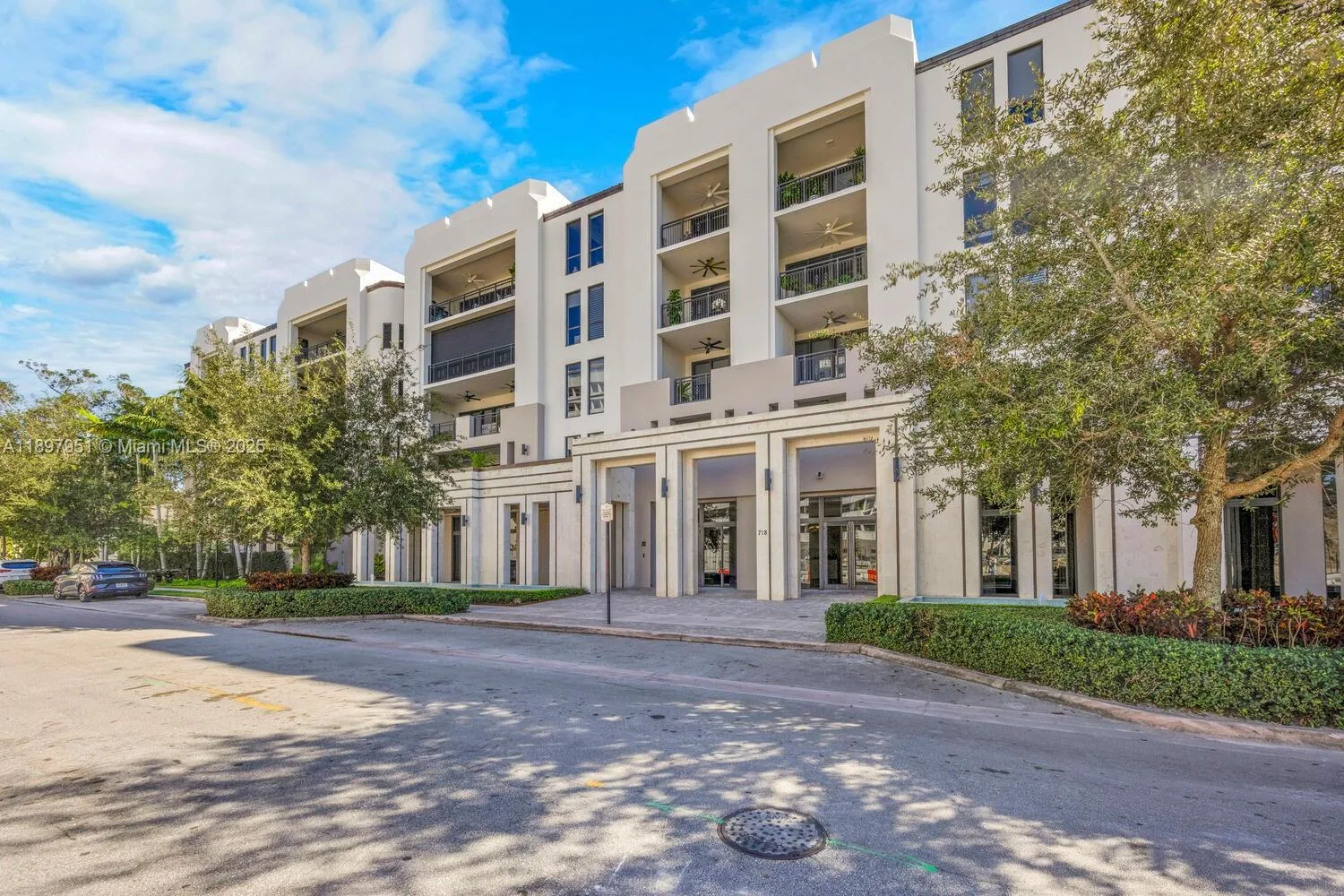 718 Valencia Ave # 207, Coral Gables, FL 33134 photo 2