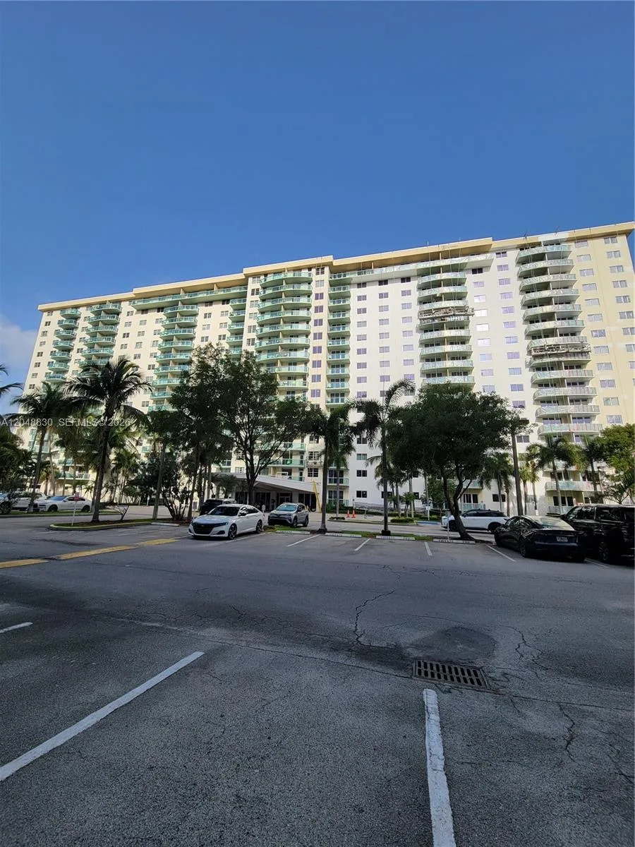 19390 Collins Ave # 220, Sunny Isles Beach, FL 33160