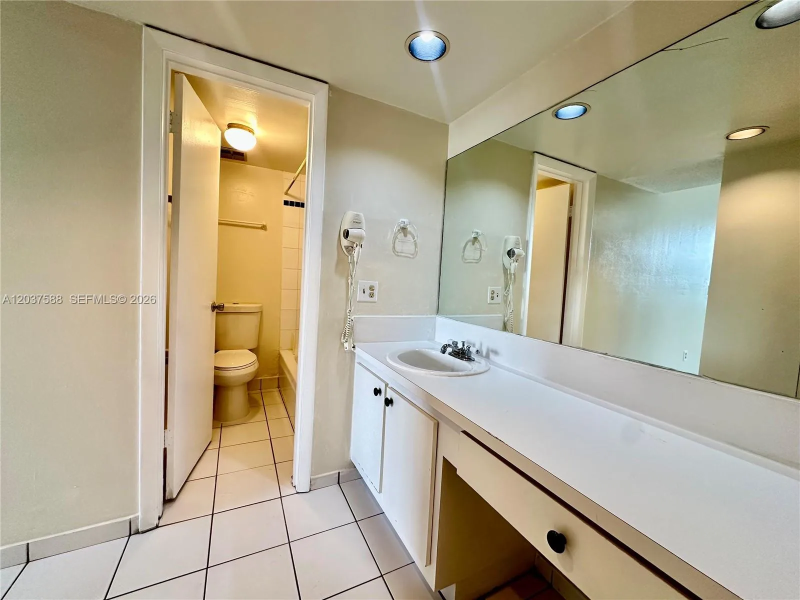 802 NW 87th Ave # 315, Miami, FL 33172 photo 8