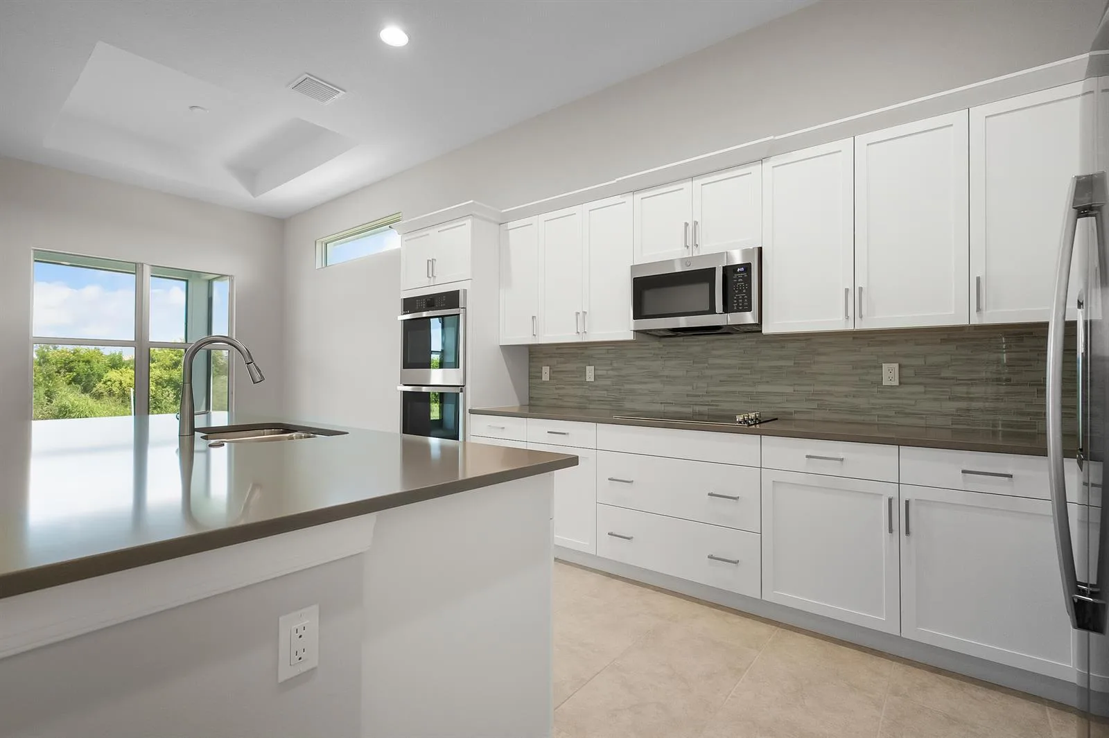 12507 SW Sunrise Lake Terrace, Port St. Lucie, FL 34987 photo 4
