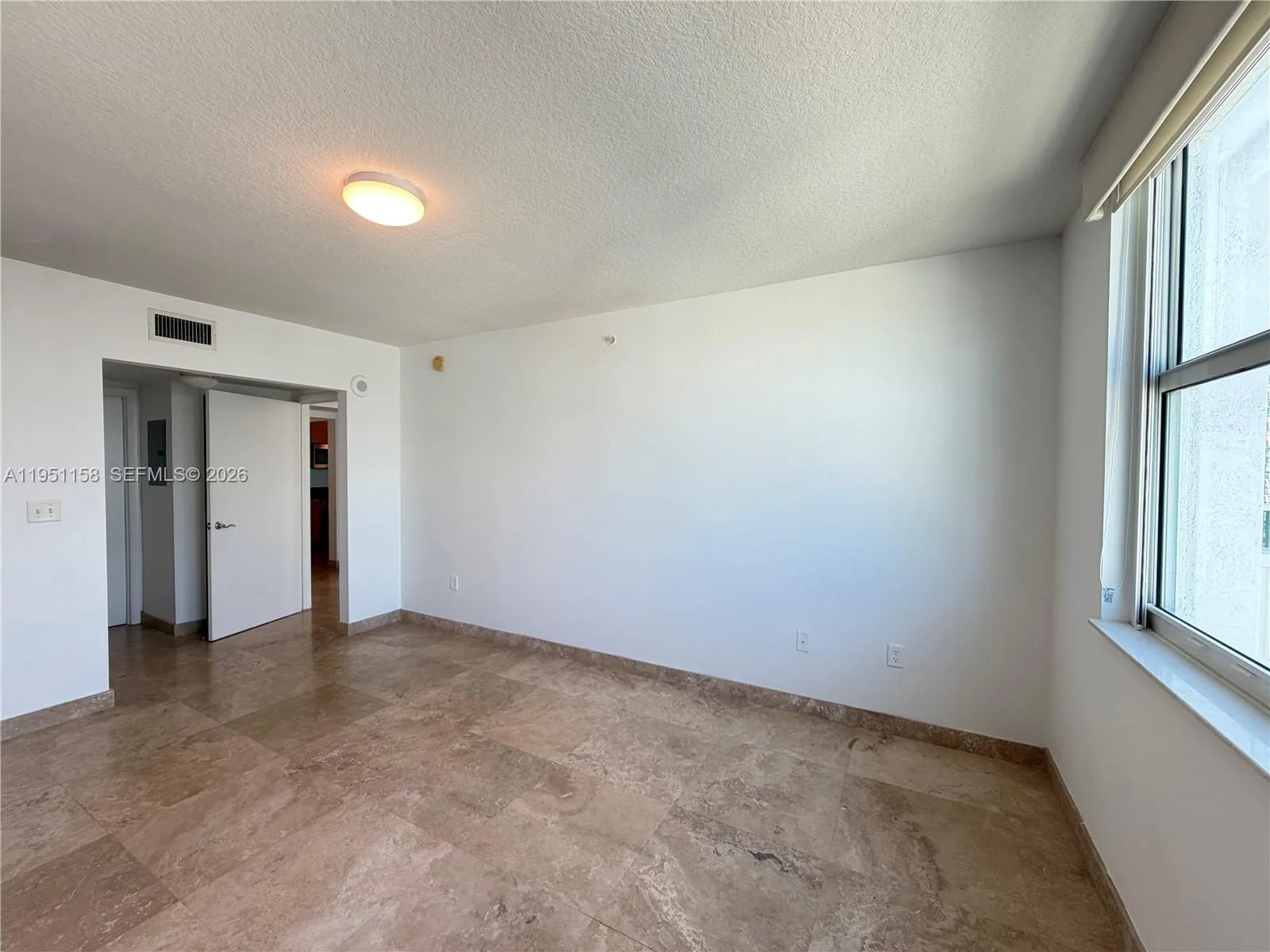 31 SE 5th St # 3009, Miami, FL 33131 photo 12
