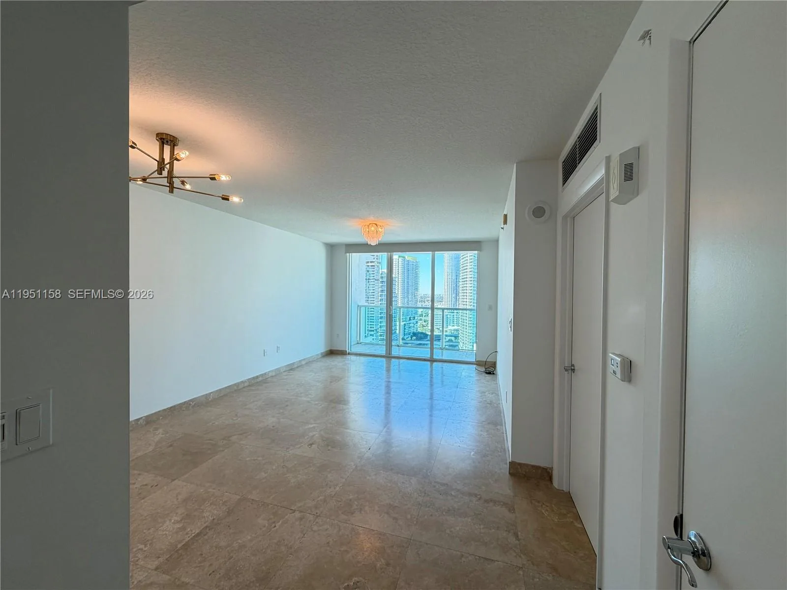 31 SE 5th St # 3009, Miami, FL 33131 photo 3