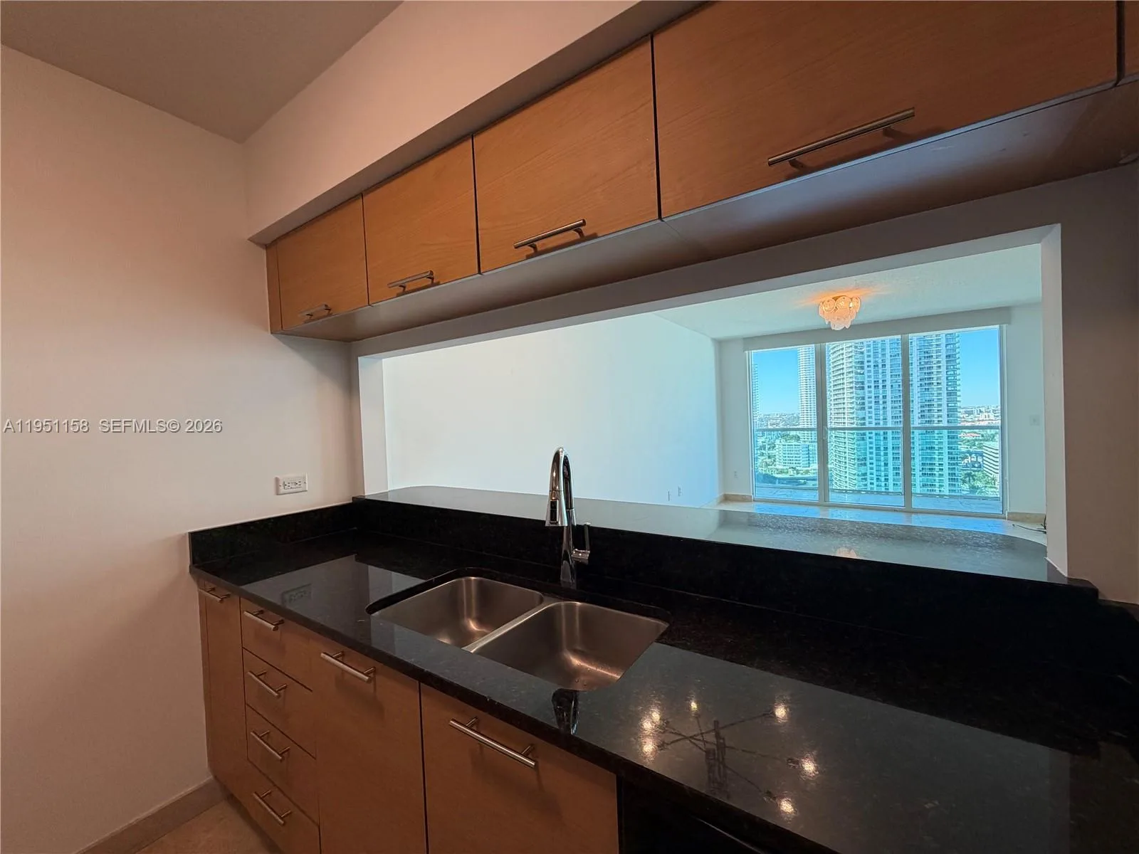 31 SE 5th St # 3009, Miami, FL 33131 photo 7