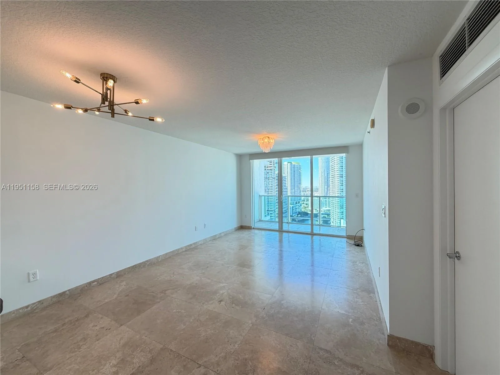 31 SE 5th St # 3009, Miami, FL 33131 photo 8