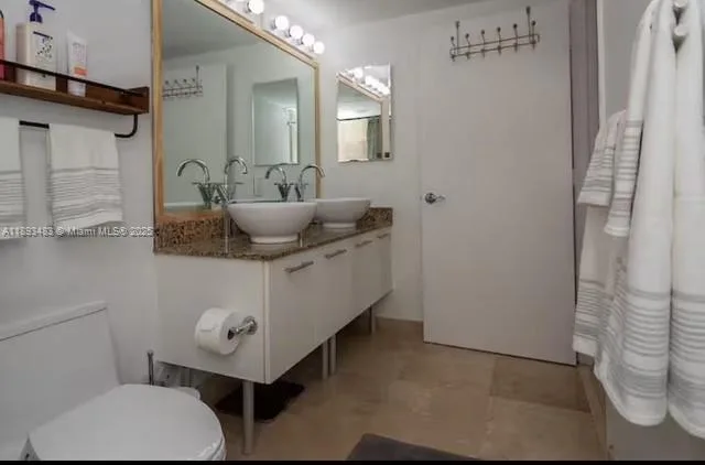 41 SE 5th St # 1905, Miami, FL 33131 photo 12
