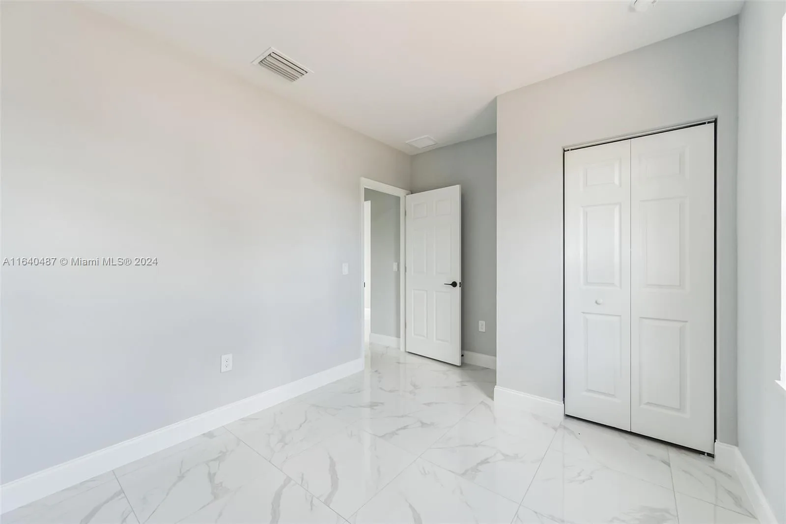 614 Flamingo Ave S, Lehigh Acres, FL 33974 photo 5