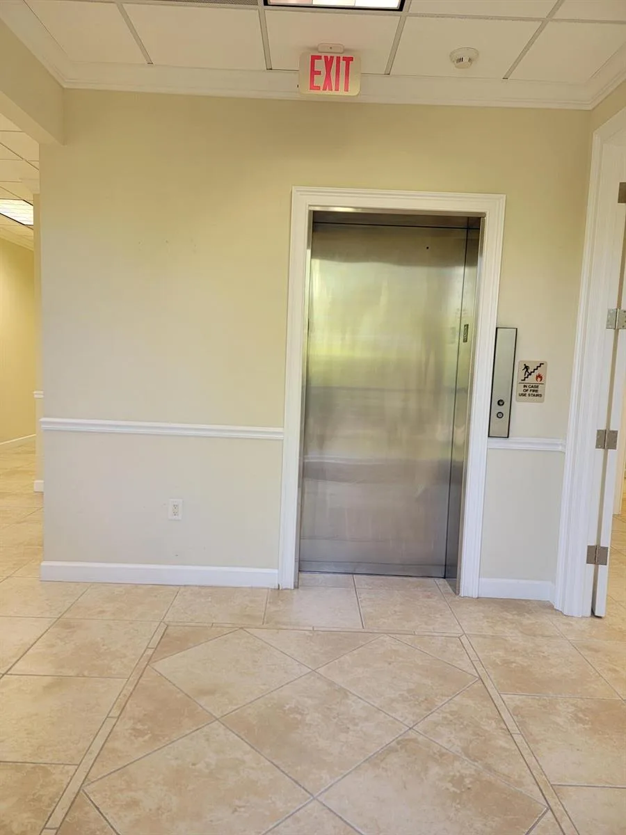 829 18TH # C-2, Vero Beach, FL 32960 photo 3