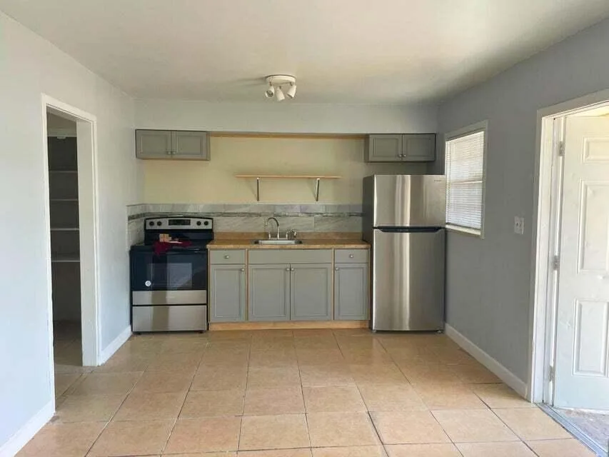 243 SE 24th Avenue, Boynton Beach, FL 33435 photo 3