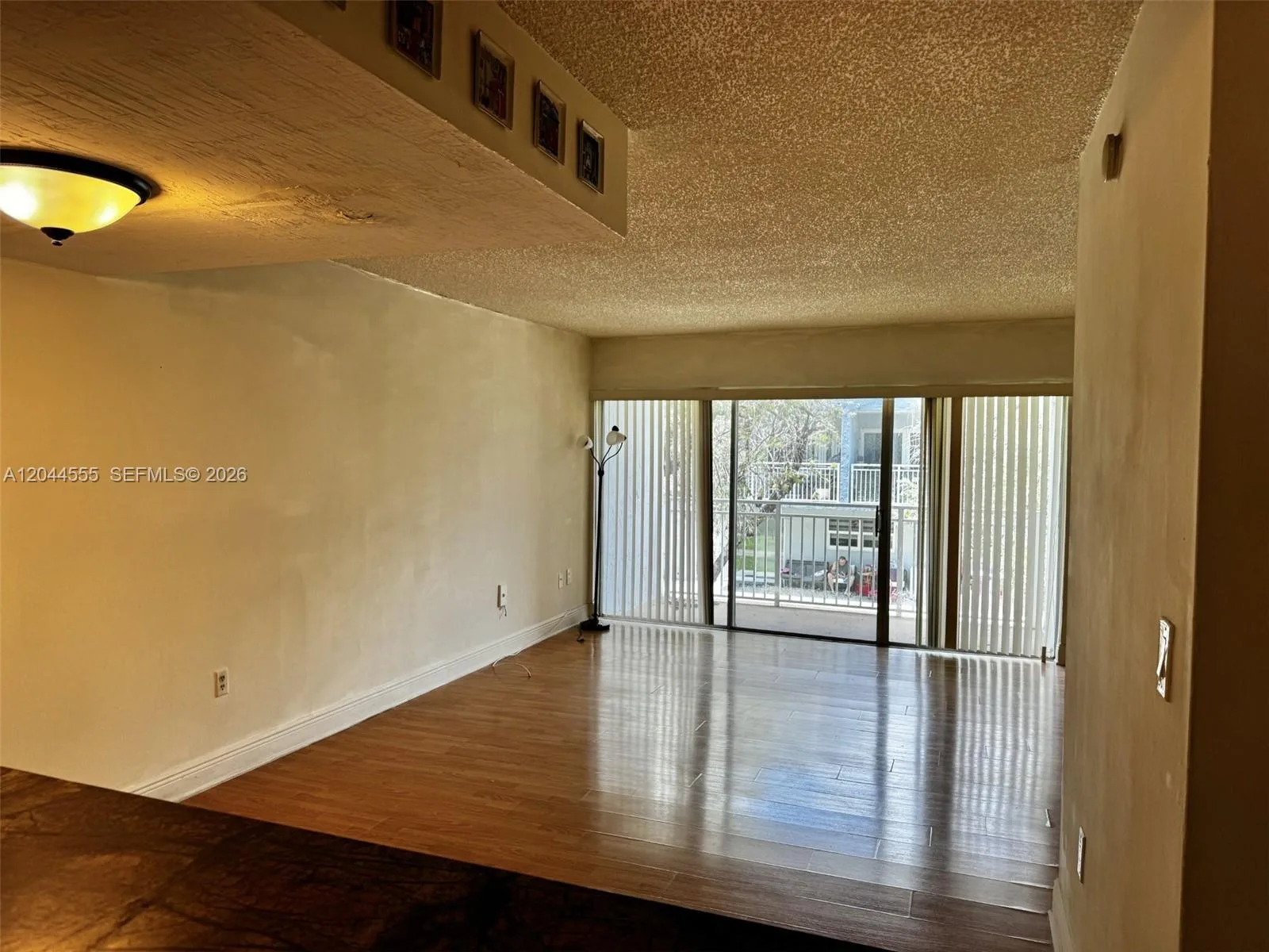 9371 Fontainebleau Blvd # I229, Miami, FL 33172 photo 2