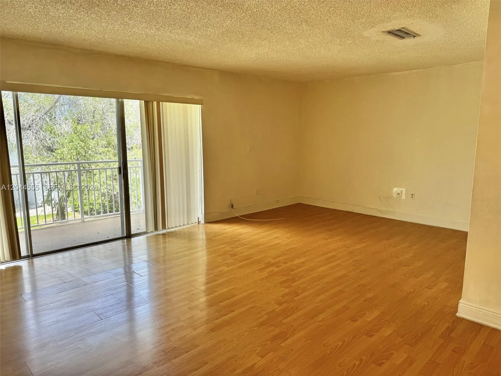 9371 Fontainebleau Blvd # I229, Miami, FL 33172 photo 3