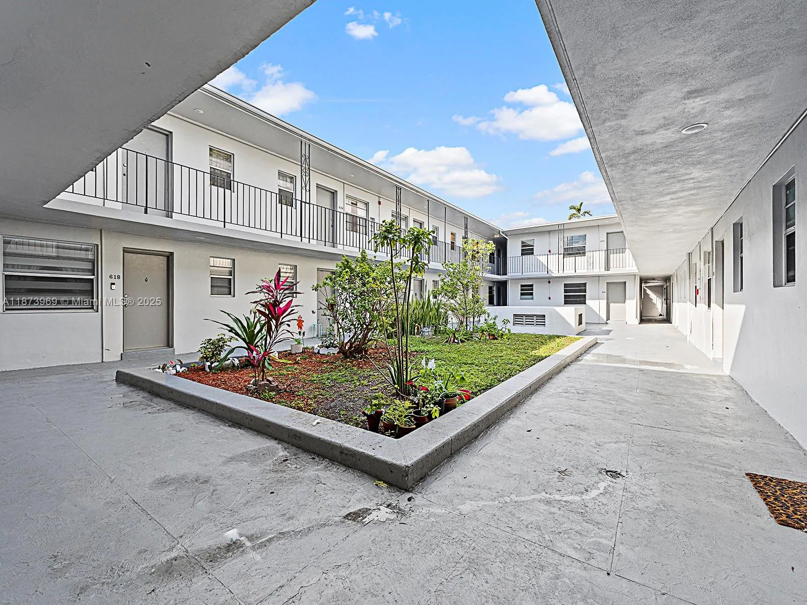 10305 SW 40th St # 0, Miami, FL 33165 photo 4