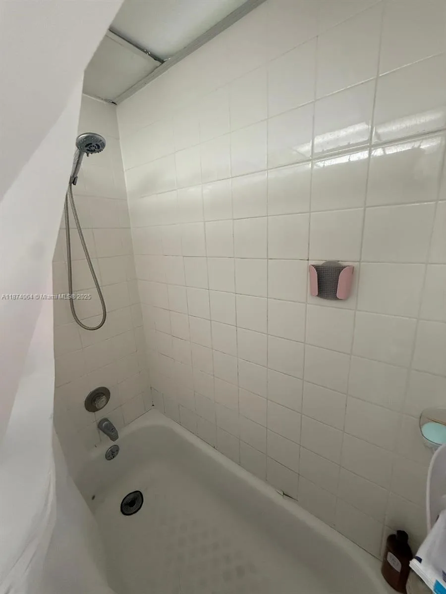 6940 Miami Gardens Dr # 1-122, Hialeah, FL 33015 photo 11