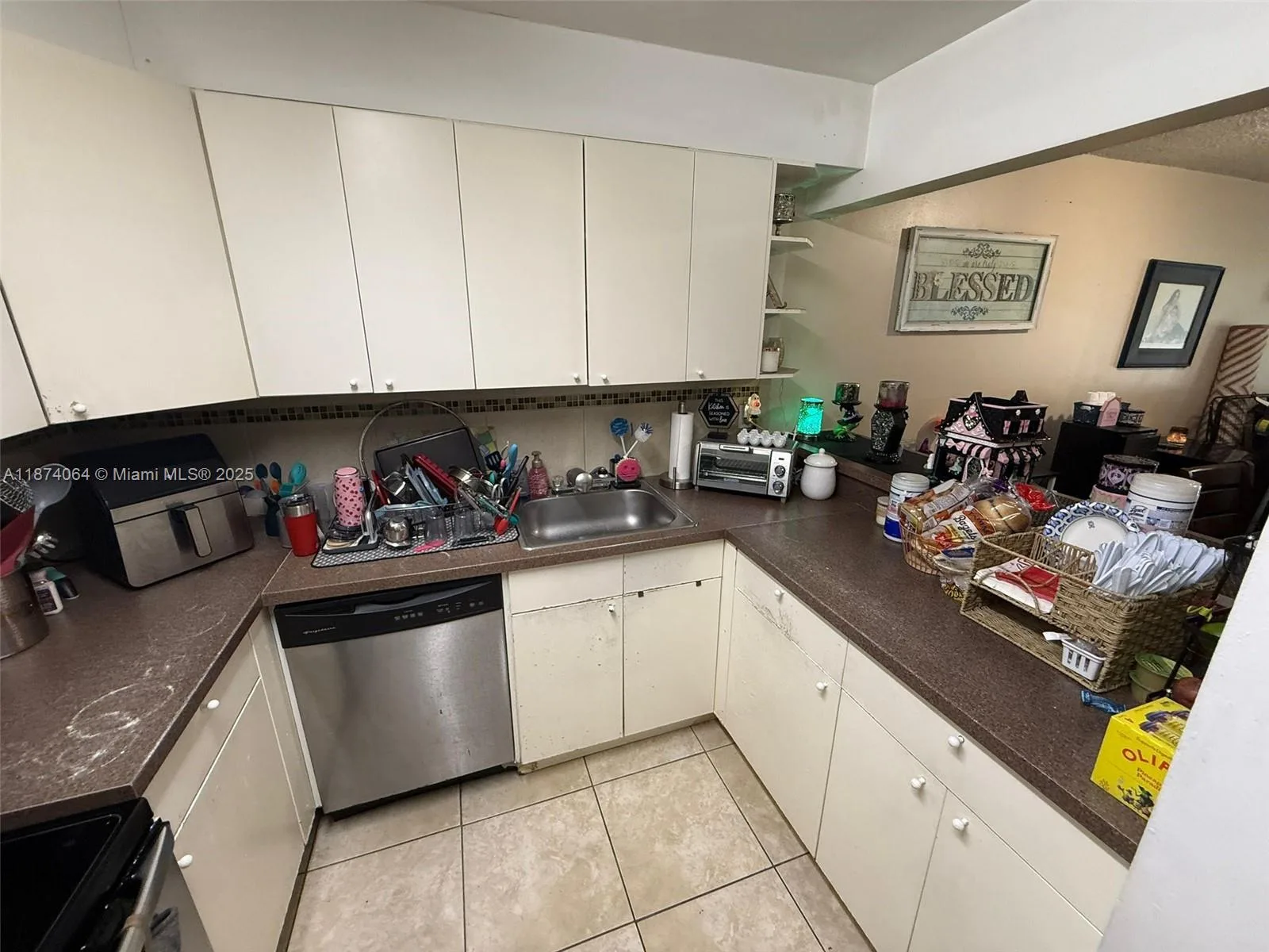 6940 Miami Gardens Dr # 1-122, Hialeah, FL 33015 photo 6
