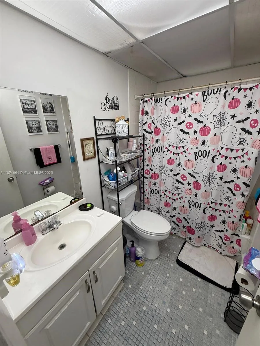 6940 Miami Gardens Dr # 1-122, Hialeah, FL 33015 photo 9