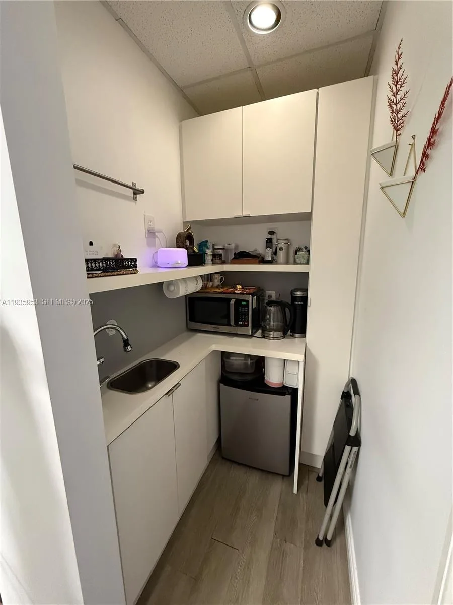 717 Ponce De Leon Blvd # 206, Coral Gables, FL 33134 photo 11