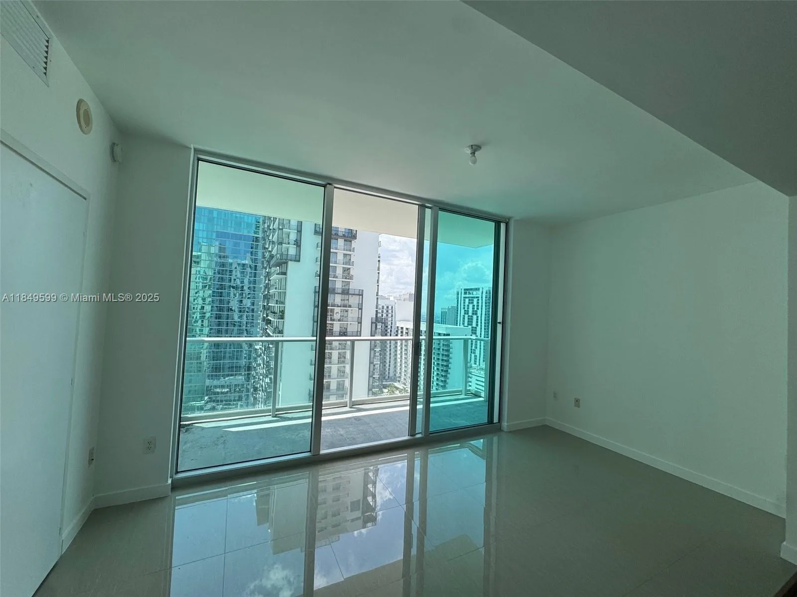 300 S Biscayne Blvd # T-3109, Miami, FL 33131